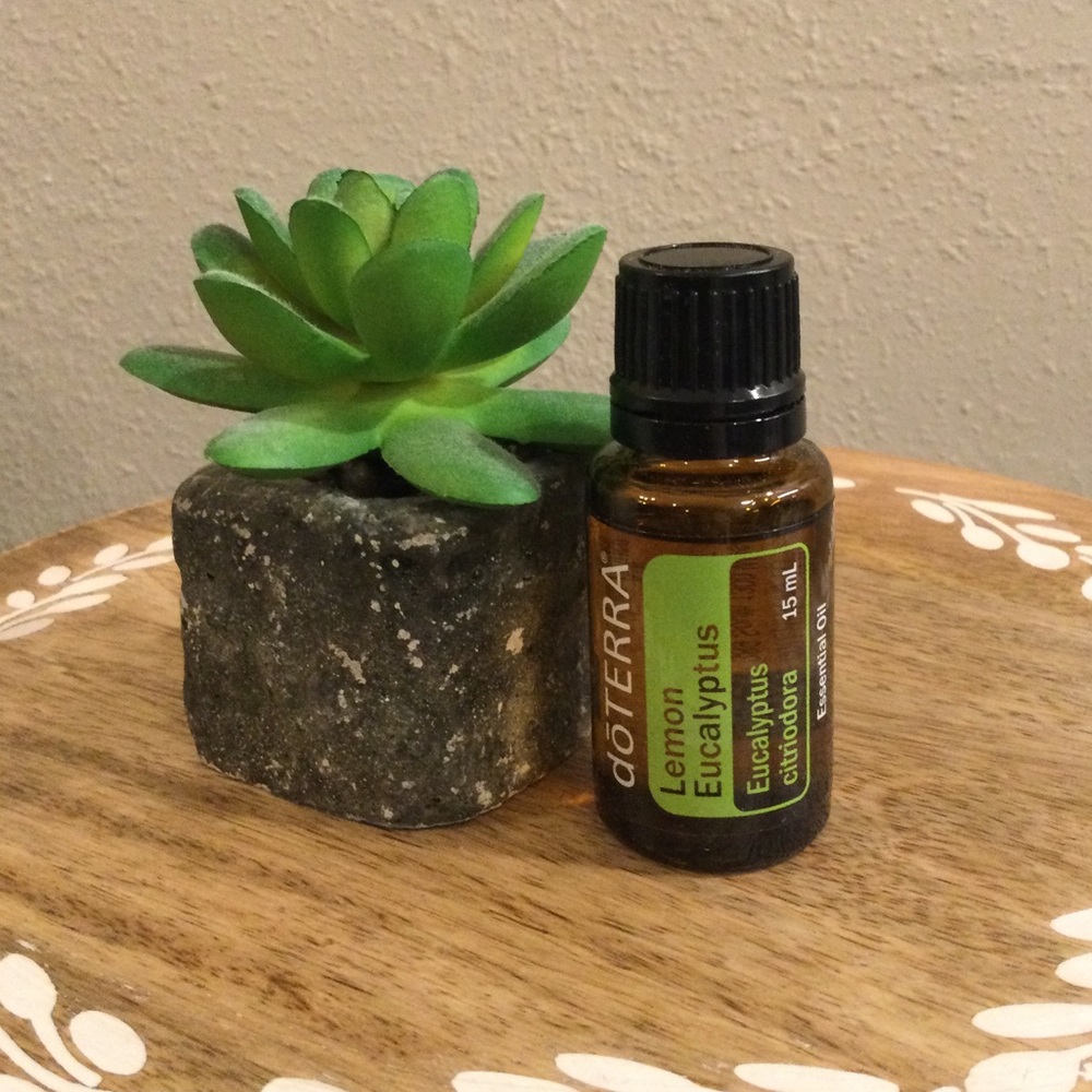 DoTERRA Lemon Eucalyptus Essential Oil - Picture 1 of 3